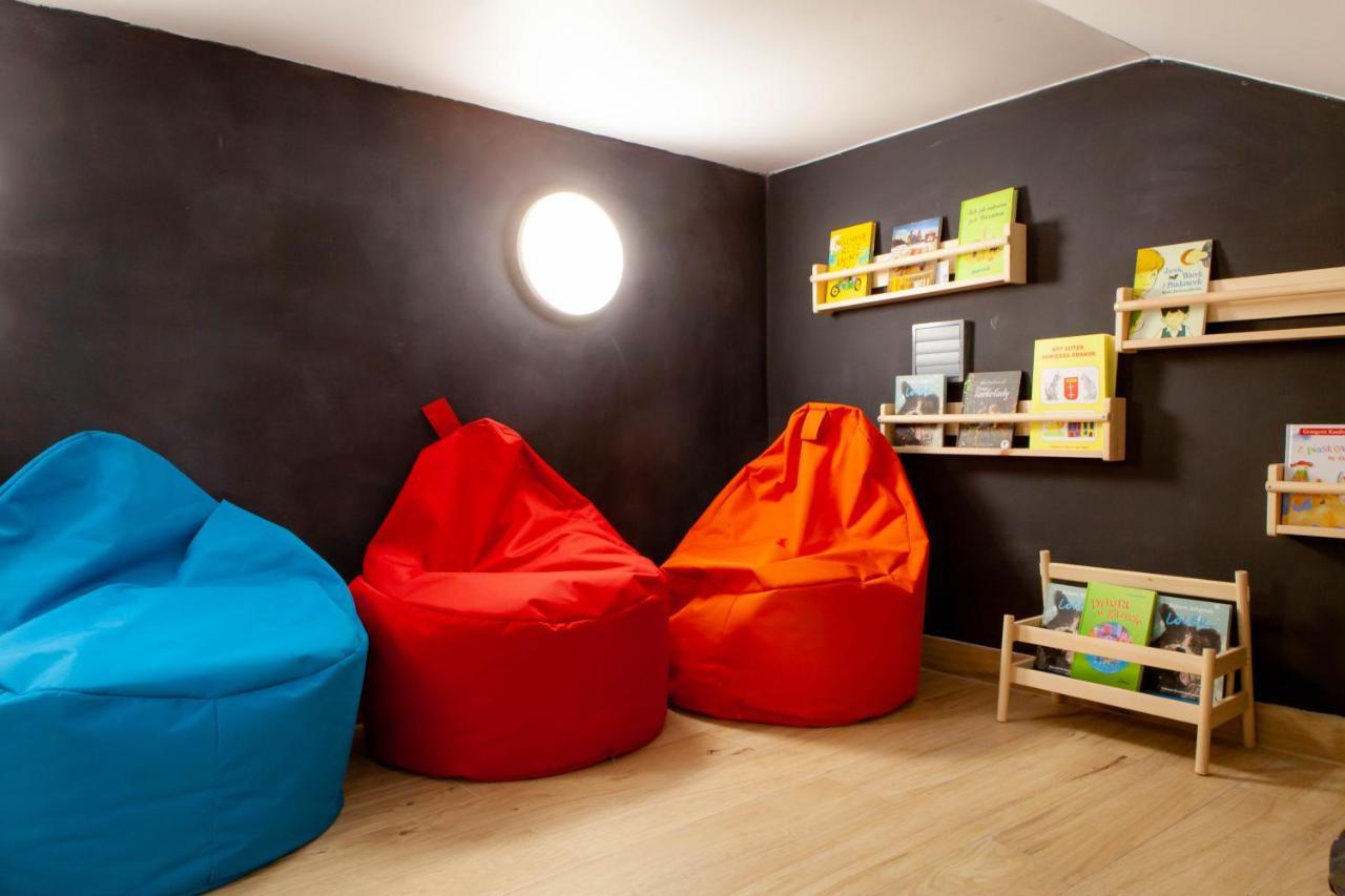 Hostel Montessori Гданськ Екстер'єр фото